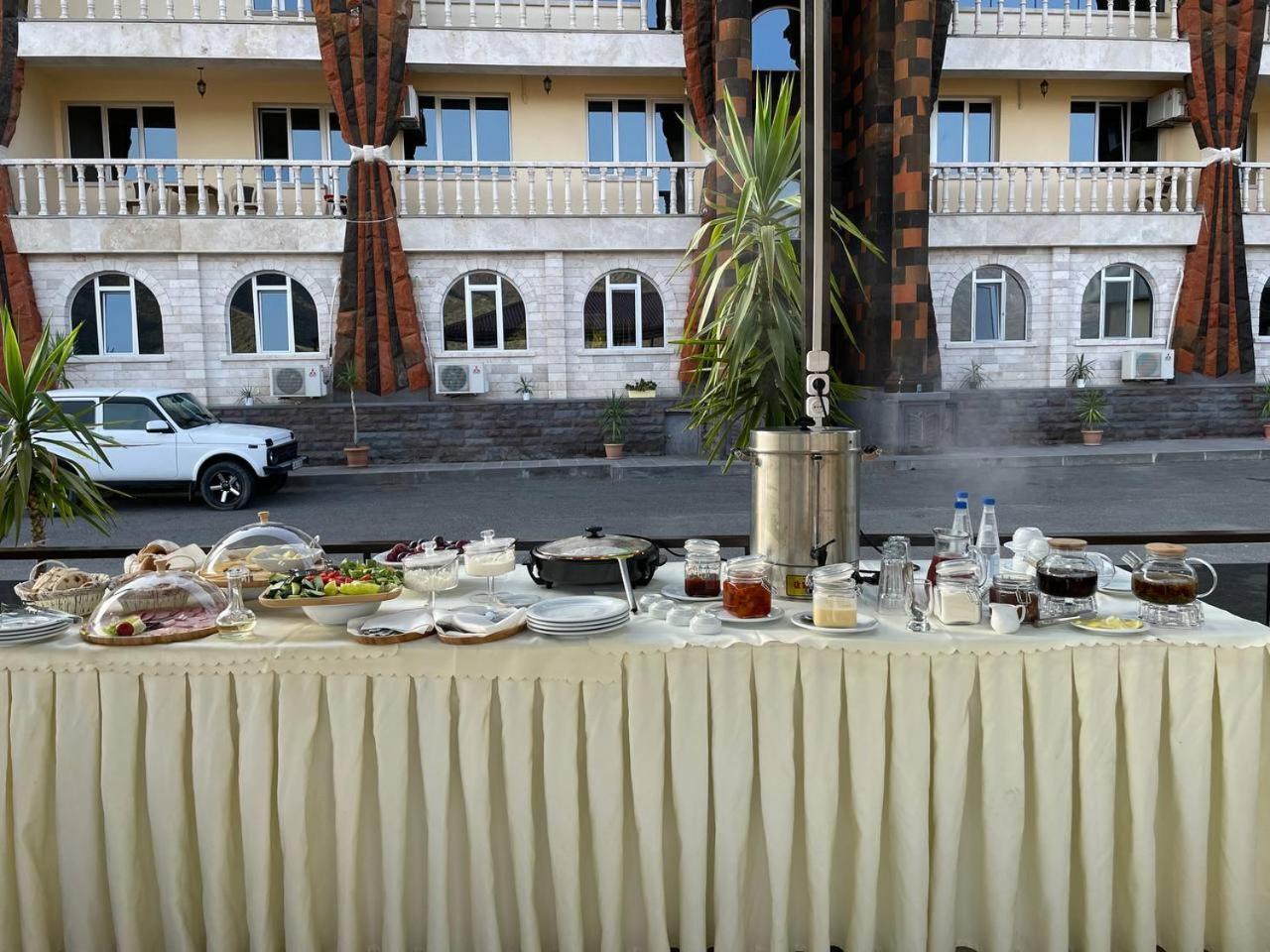 Grand Hotel Kapan, Armenia Exterior foto