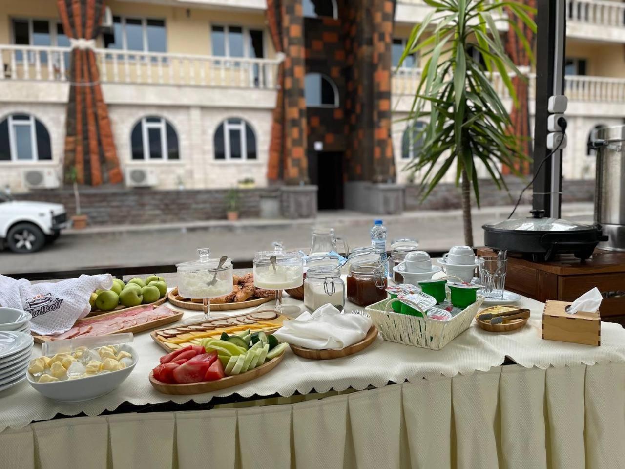 Grand Hotel Kapan, Armenia Exterior foto
